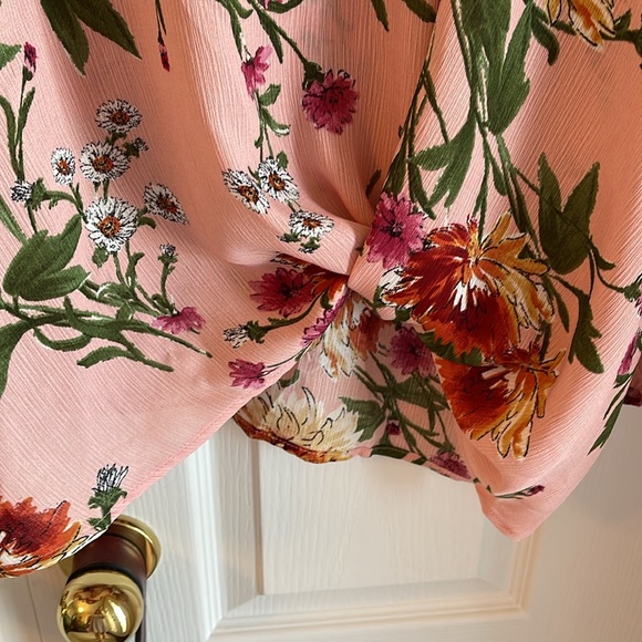 Floral Print Blouse comfortable and nice weight for all seasons. - Picture 3 of 7